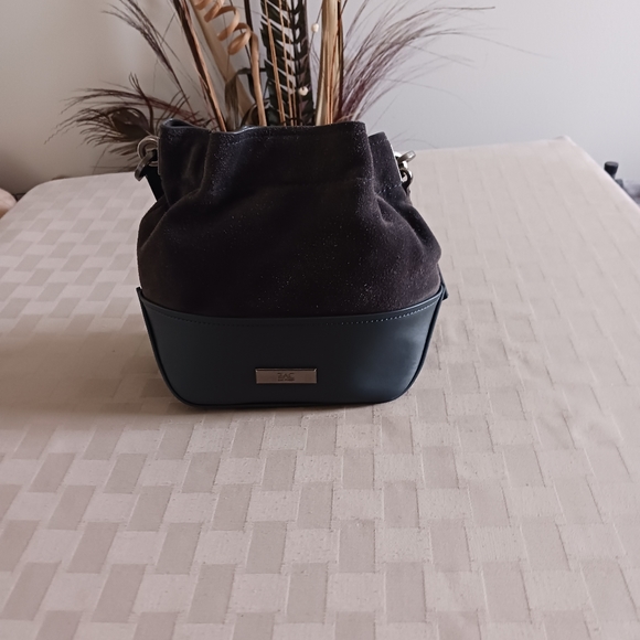 Zac Zac Posen  Suede and Leather Drawstring Bucket Shoulder and/or Crossbody - Picture 6 of 13